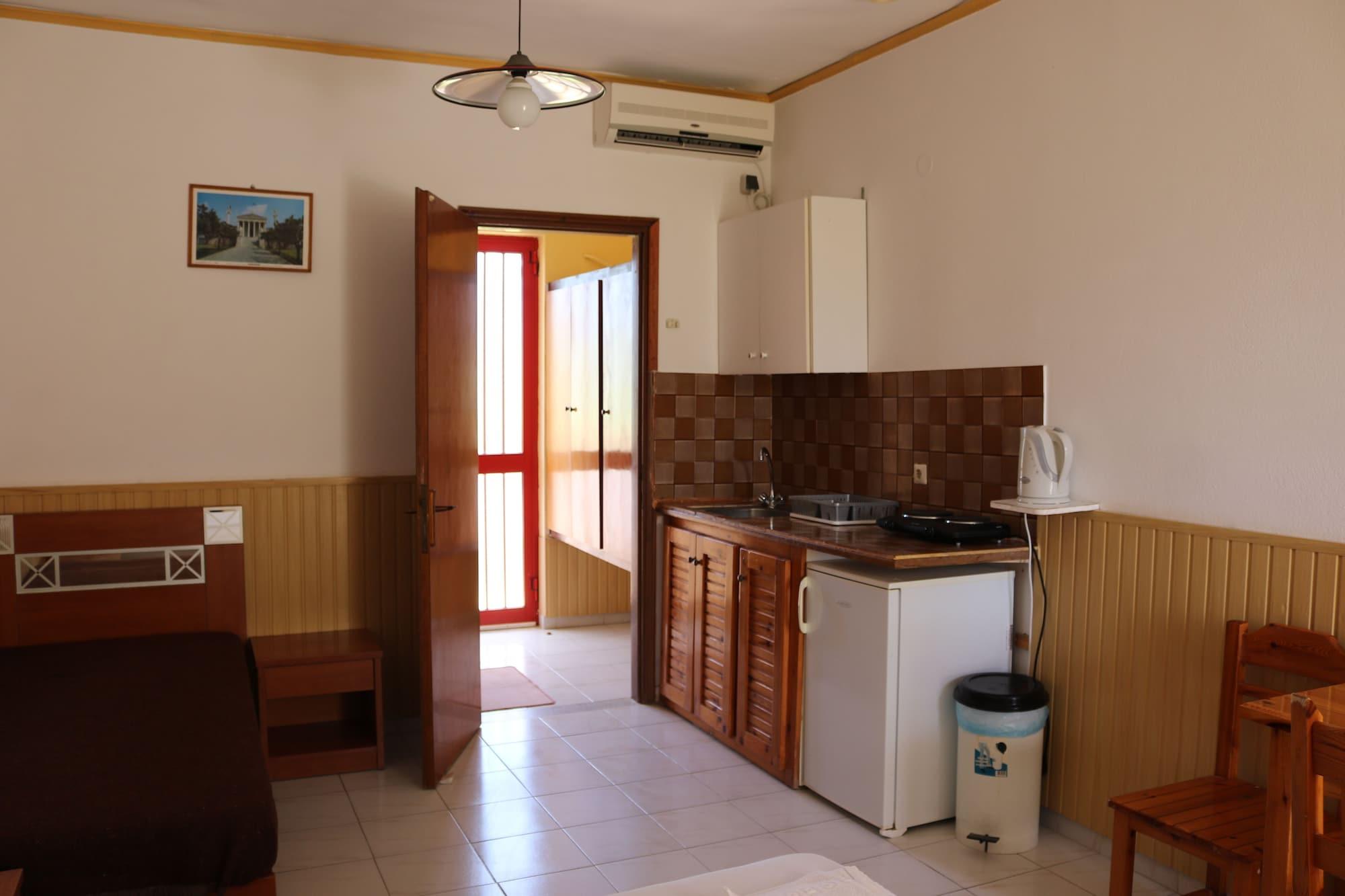 Golden Sun Aparthotel Tigkaki  Exterior photo