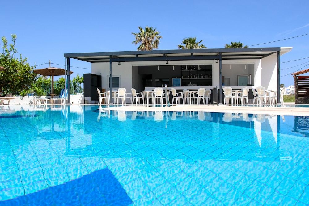 Golden Sun Aparthotel Tigkaki  Exterior photo